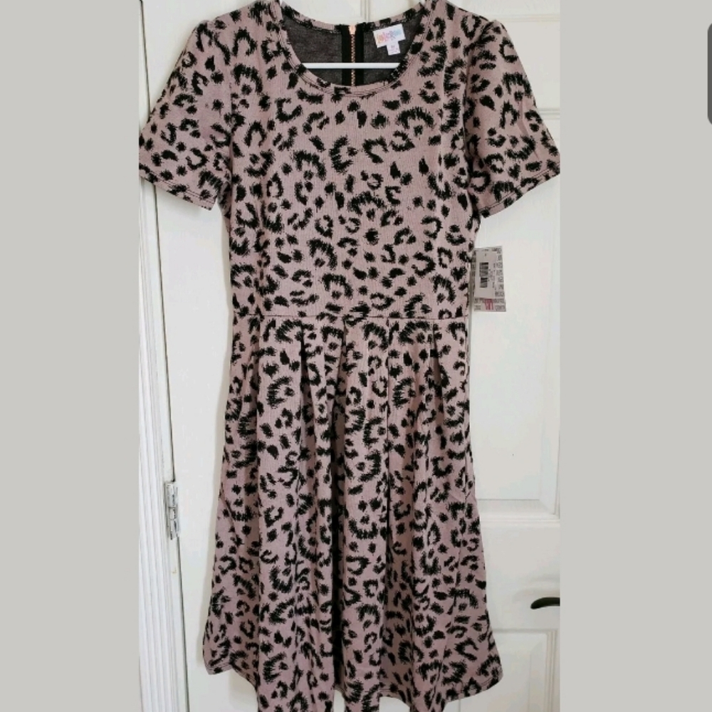 🦄 Lularoe Cheetah Leopard Amelia M Dress WOW!